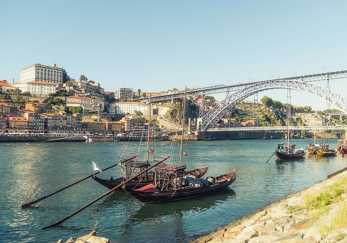 Die Ponte de Dom Luís I überspannt den Douro zwischen Porto und Vila Nova de Gaia